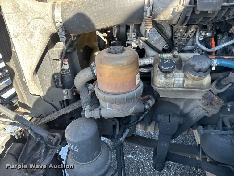 image for item DN0985 2017 Freightliner  Cascadia semi truck