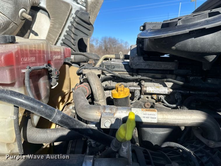 image for item DN0985 2017 Freightliner  Cascadia semi truck