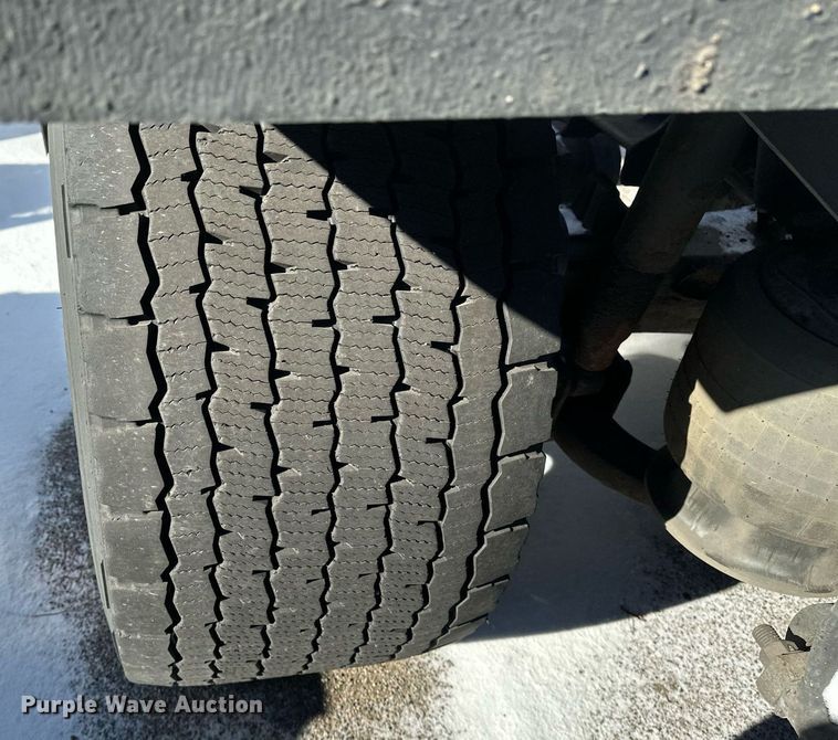 image for item DN0985 2017 Freightliner  Cascadia semi truck