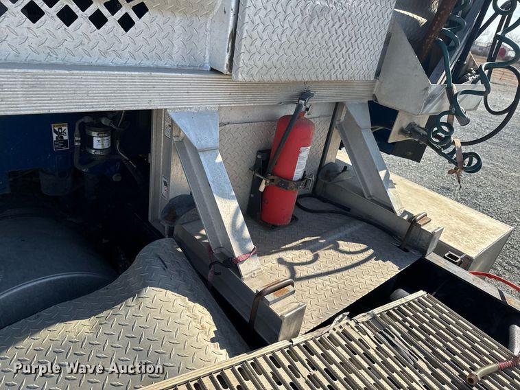 image for item DO0274 2017 Kenworth T680 semi truck