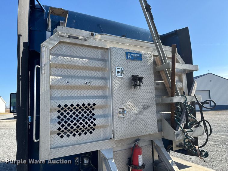 image for item DO0274 2017 Kenworth T680 semi truck