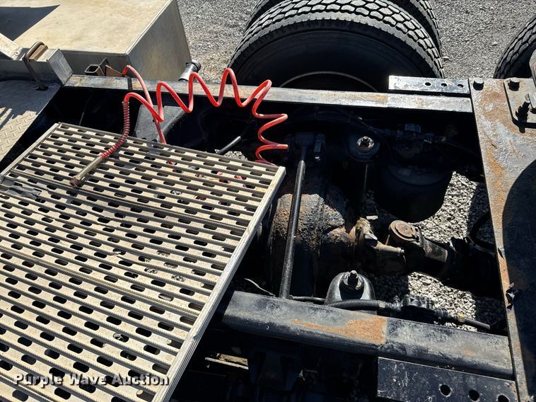 image for item DO0274 2017 Kenworth T680 semi truck