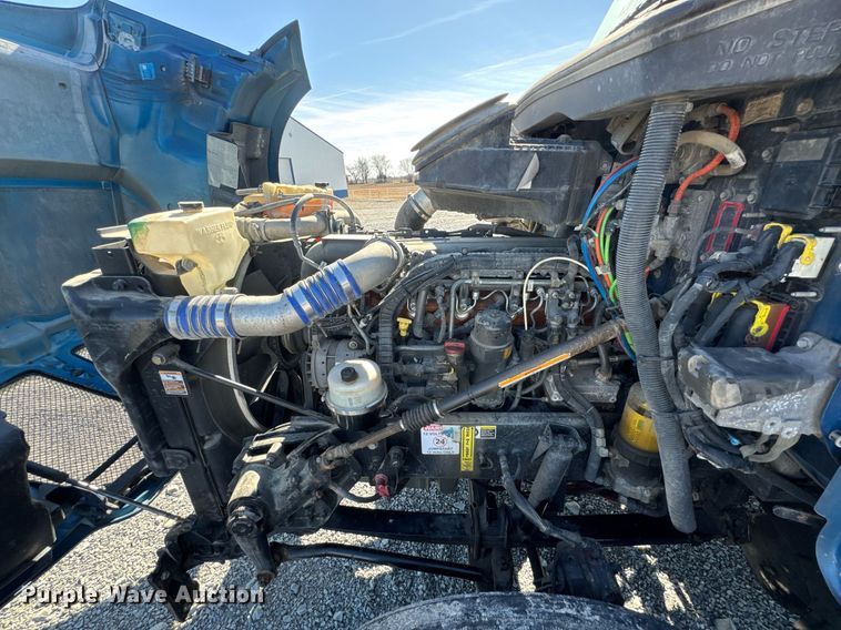 image for item DO0274 2017 Kenworth T680 semi truck