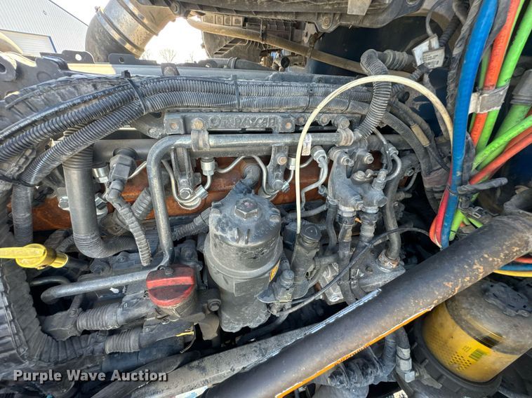 image for item DO0274 2017 Kenworth T680 semi truck