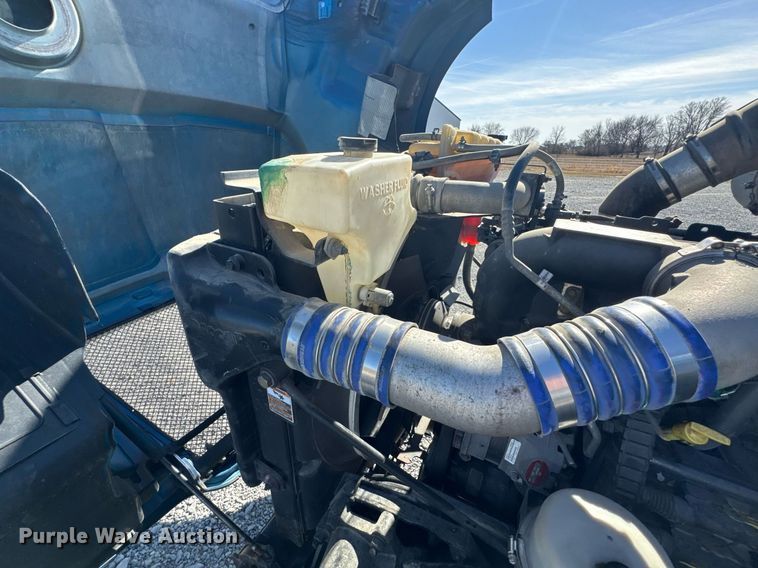 image for item DO0274 2017 Kenworth T680 semi truck