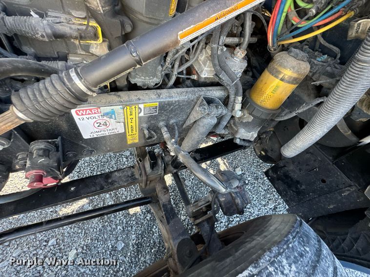 image for item DO0274 2017 Kenworth T680 semi truck