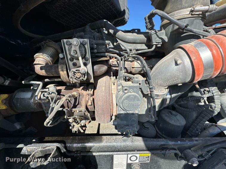 image for item DO0274 2017 Kenworth T680 semi truck