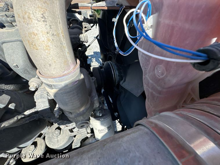 image for item DO0274 2017 Kenworth T680 semi truck