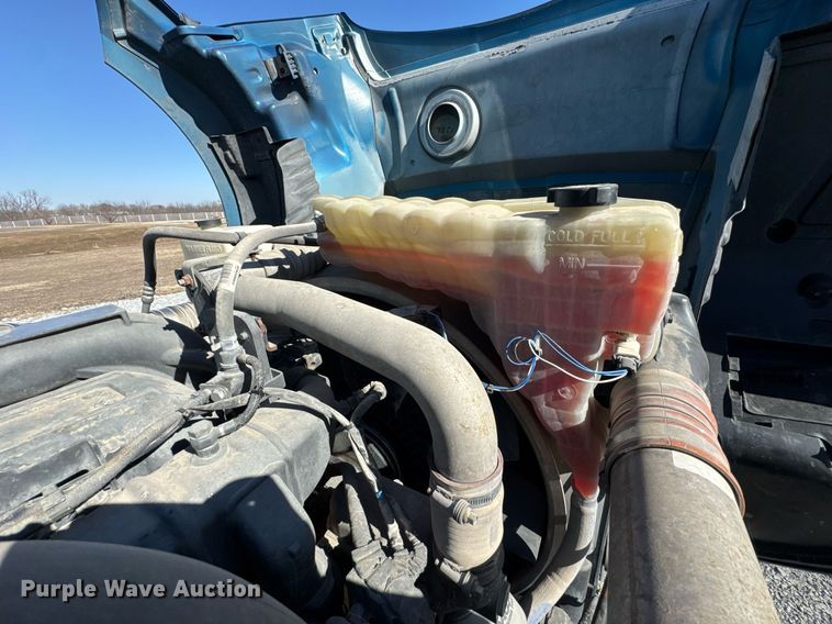 image for item DO0274 2017 Kenworth T680 semi truck