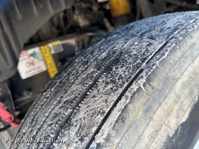 image for item DO0274 2017 Kenworth T680 semi truck