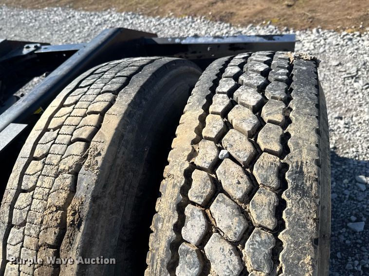 image for item DO0274 2017 Kenworth T680 semi truck