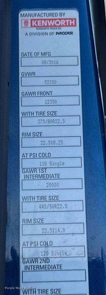 image for item DO0274 2017 Kenworth T680 semi truck