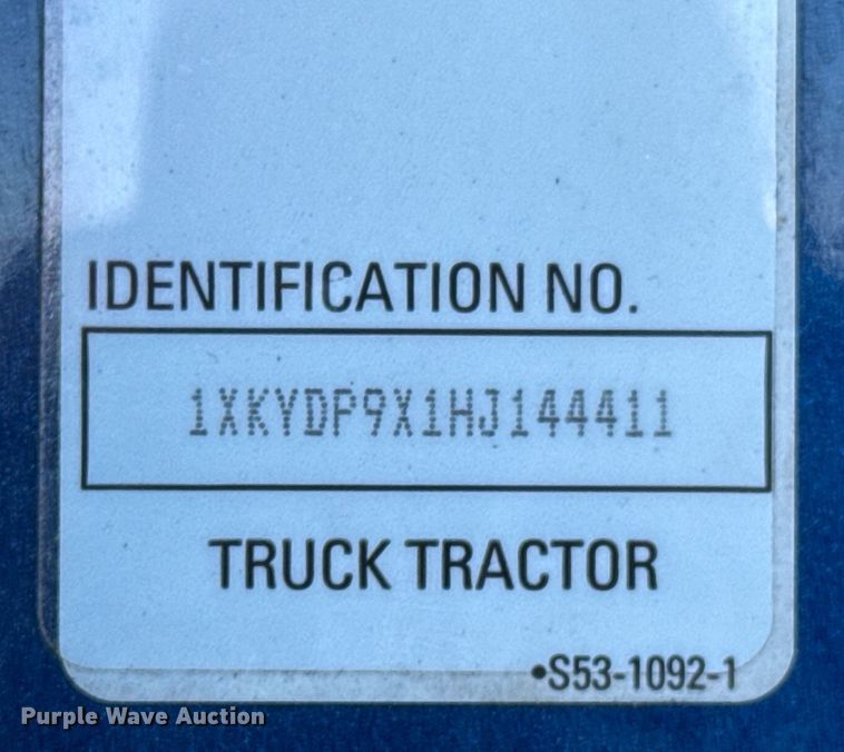 image for item DO0274 2017 Kenworth T680 semi truck