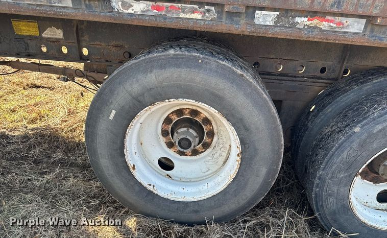 image for item DO0318 1999 Dorsey flatbed trailer