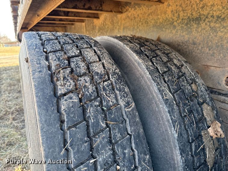 image for item DO0318 1999 Dorsey flatbed trailer