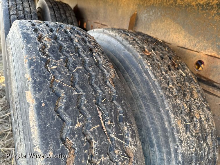 image for item DO0318 1999 Dorsey flatbed trailer