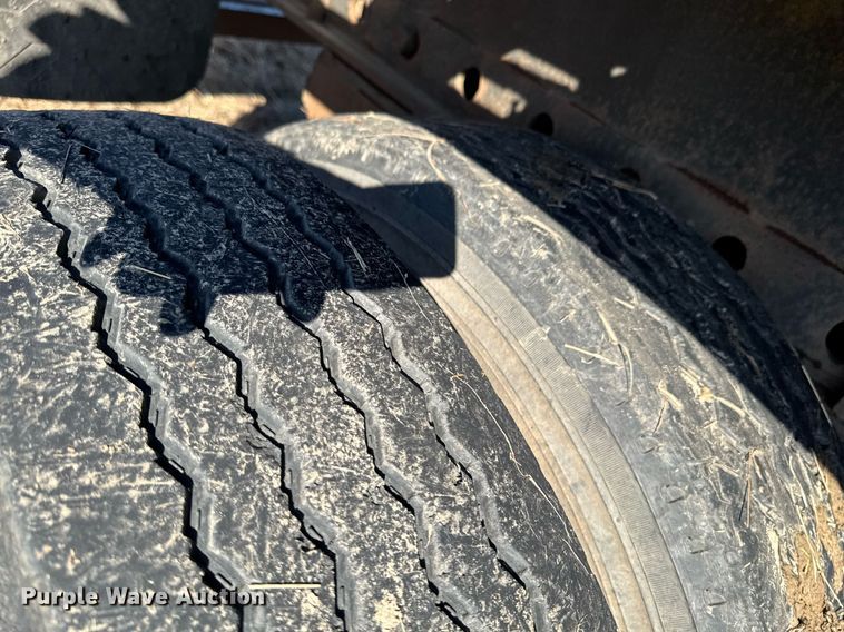 image for item DO0318 1999 Dorsey flatbed trailer