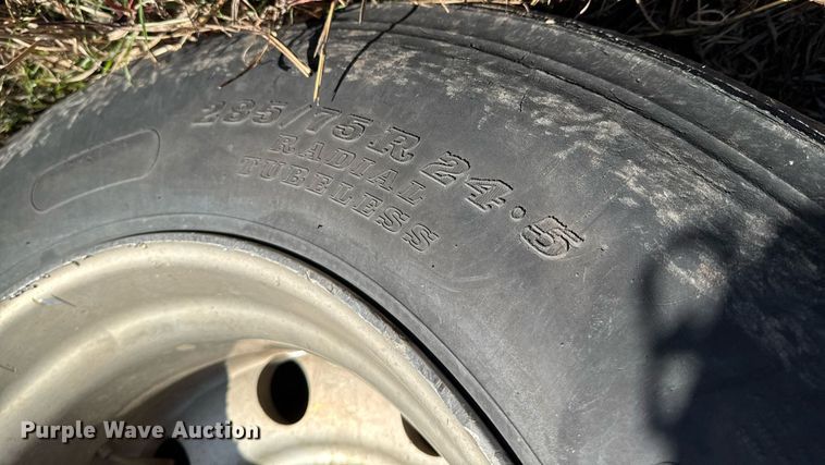 image for item DO0318 1999 Dorsey flatbed trailer