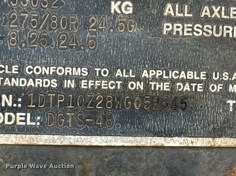 image for item DO0318 1999 Dorsey flatbed trailer