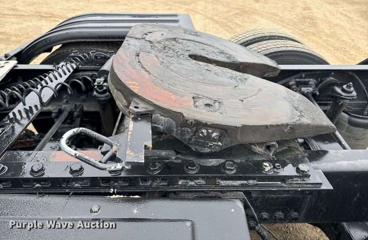 image for item DO0362 2018 Kenworth T680 semi truck