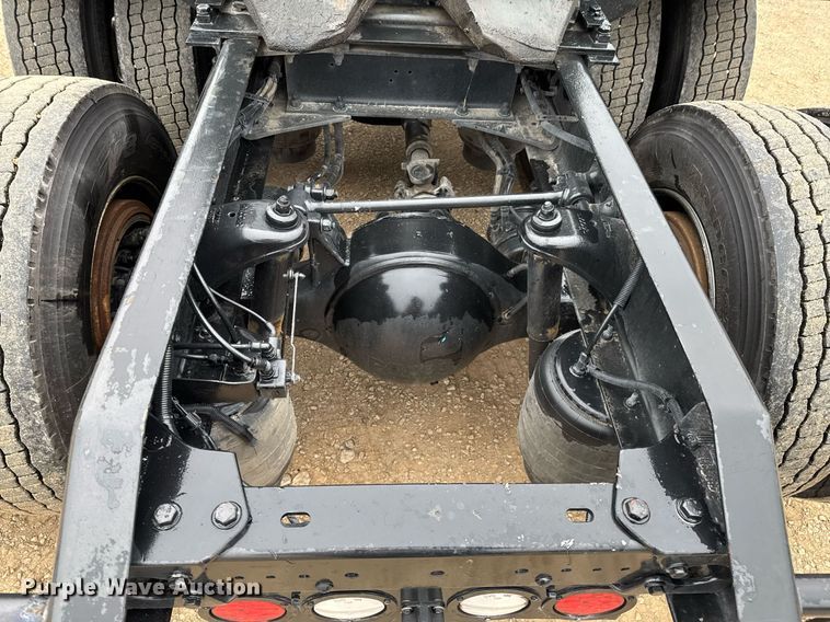 image for item DO0362 2018 Kenworth T680 semi truck