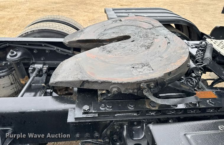 image for item DO0362 2018 Kenworth T680 semi truck