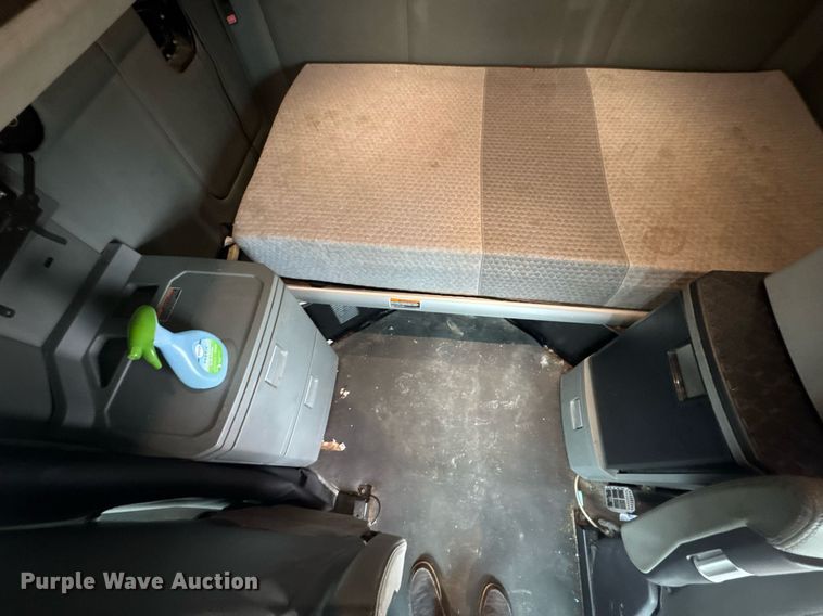 image for item DO0362 2018 Kenworth T680 semi truck