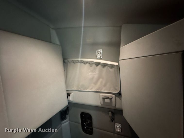 image for item DO0362 2018 Kenworth T680 semi truck