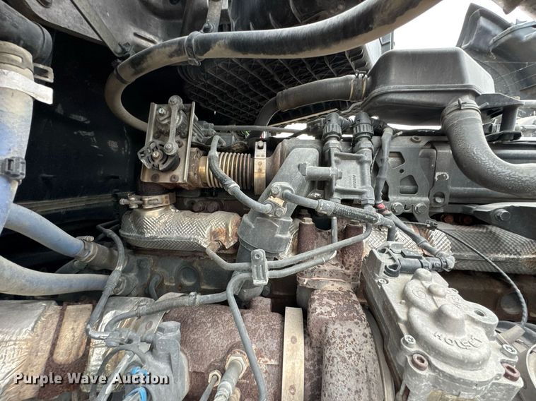 image for item DO0362 2018 Kenworth T680 semi truck