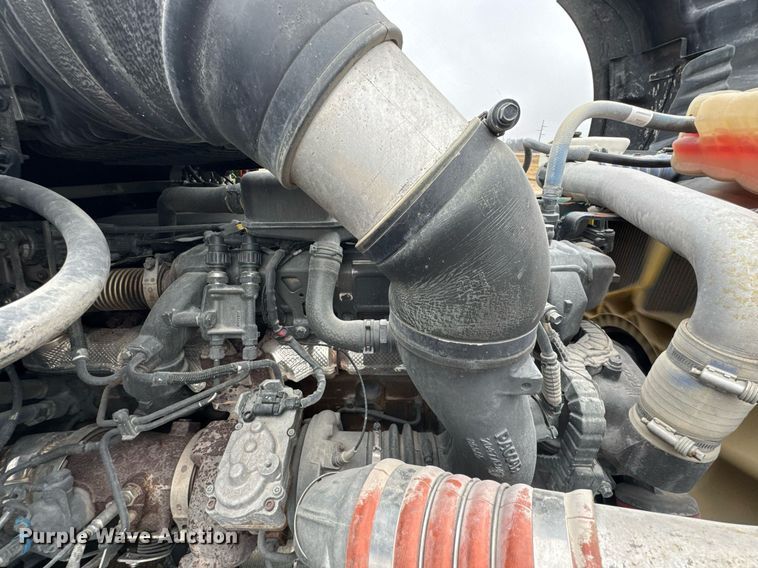 image for item DO0362 2018 Kenworth T680 semi truck