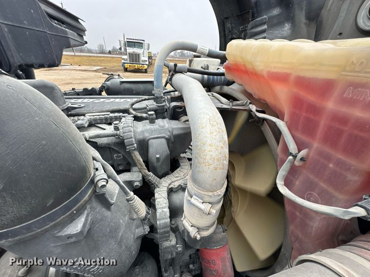 image for item DO0362 2018 Kenworth T680 semi truck