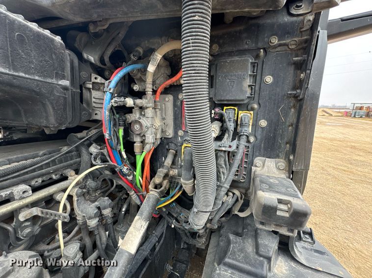 image for item DO0362 2018 Kenworth T680 semi truck