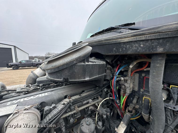 image for item DO0362 2018 Kenworth T680 semi truck