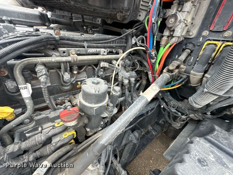 image for item DO0362 2018 Kenworth T680 semi truck