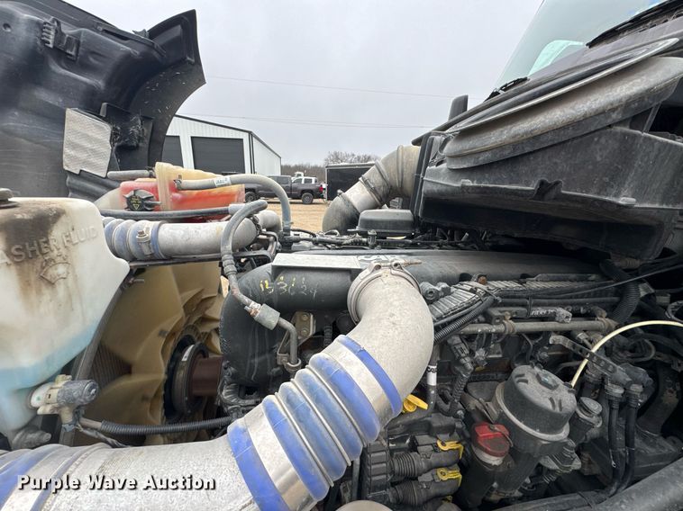 image for item DO0362 2018 Kenworth T680 semi truck