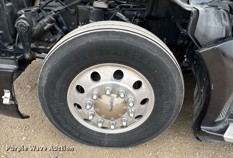 image for item DO0362 2018 Kenworth T680 semi truck