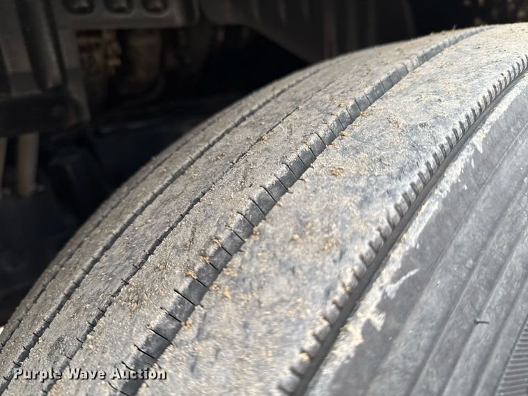 image for item DO0362 2018 Kenworth T680 semi truck