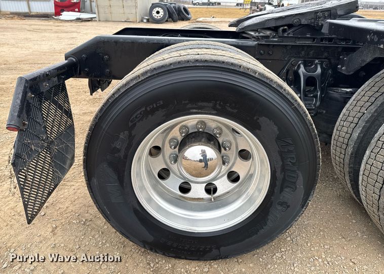 image for item DO0362 2018 Kenworth T680 semi truck