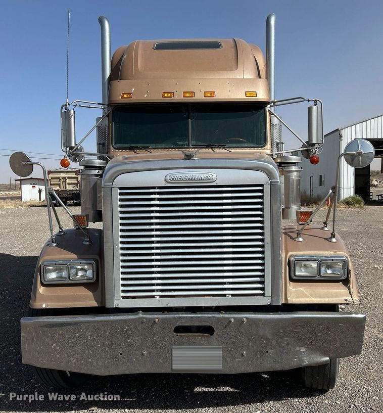 image for item DP6128 2000 Freightliner FLD120 semi truck