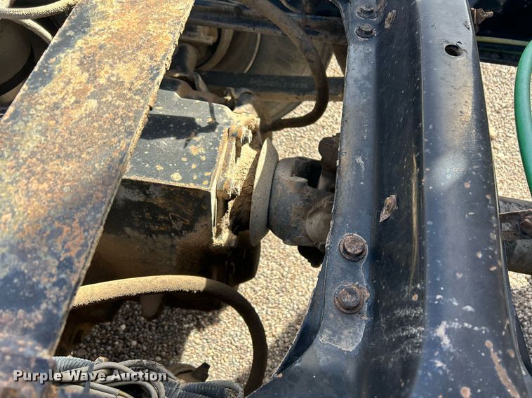 image for item DP6128 2000 Freightliner FLD120 semi truck