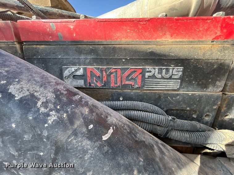 image for item DP6128 2000 Freightliner FLD120 semi truck