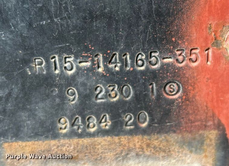 image for item DP6128 2000 Freightliner FLD120 semi truck