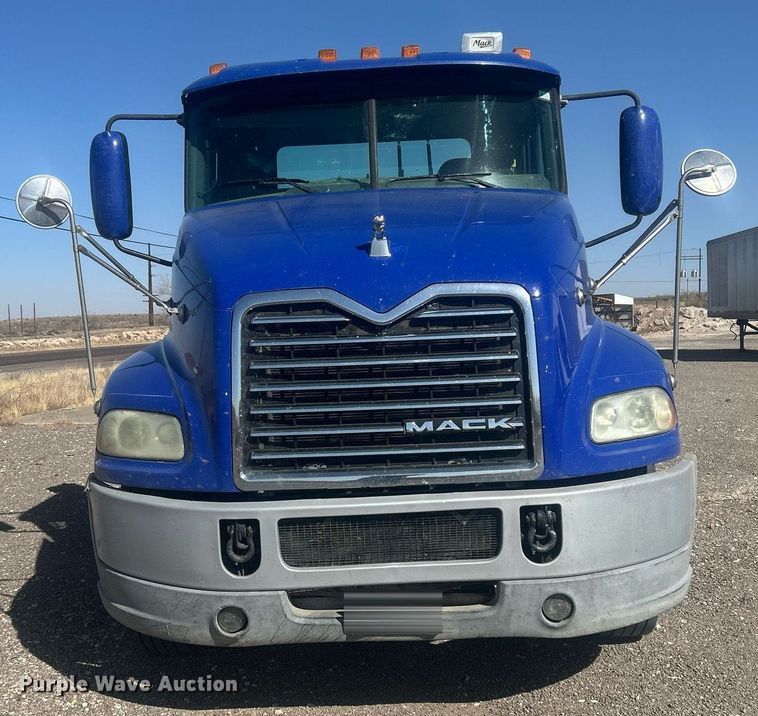 image for item DP6129 2014 Mack CXU613 semi truck