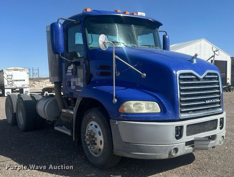 image for item DP6129 2014 Mack CXU613 semi truck