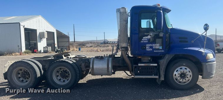 image for item DP6129 2014 Mack CXU613 semi truck