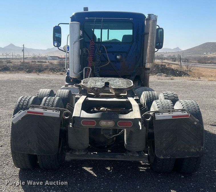 image for item DP6129 2014 Mack CXU613 semi truck