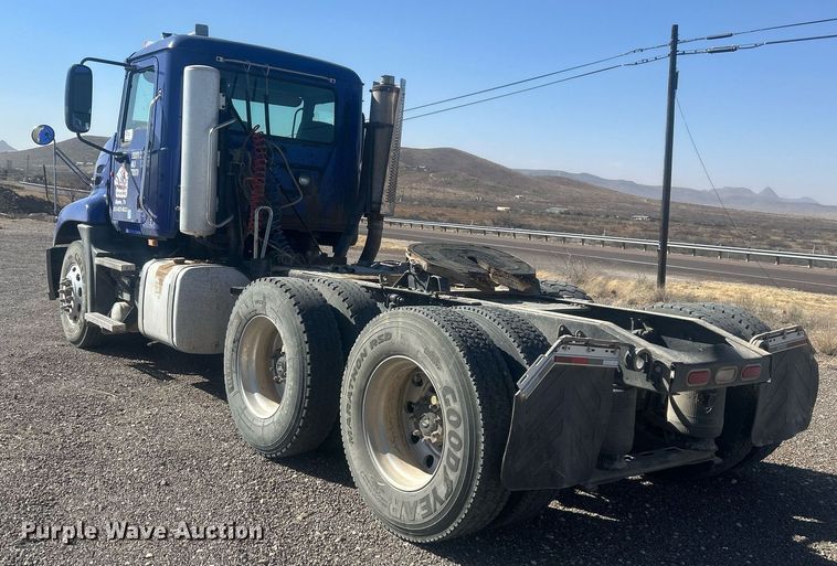 image for item DP6129 2014 Mack CXU613 semi truck