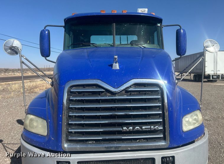 image for item DP6129 2014 Mack CXU613 semi truck