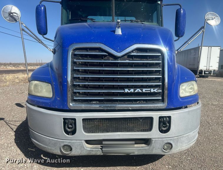 image for item DP6129 2014 Mack CXU613 semi truck