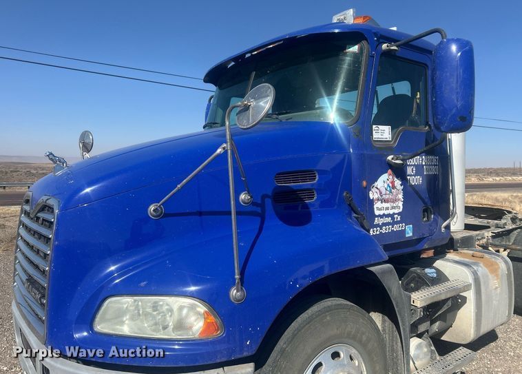 image for item DP6129 2014 Mack CXU613 semi truck